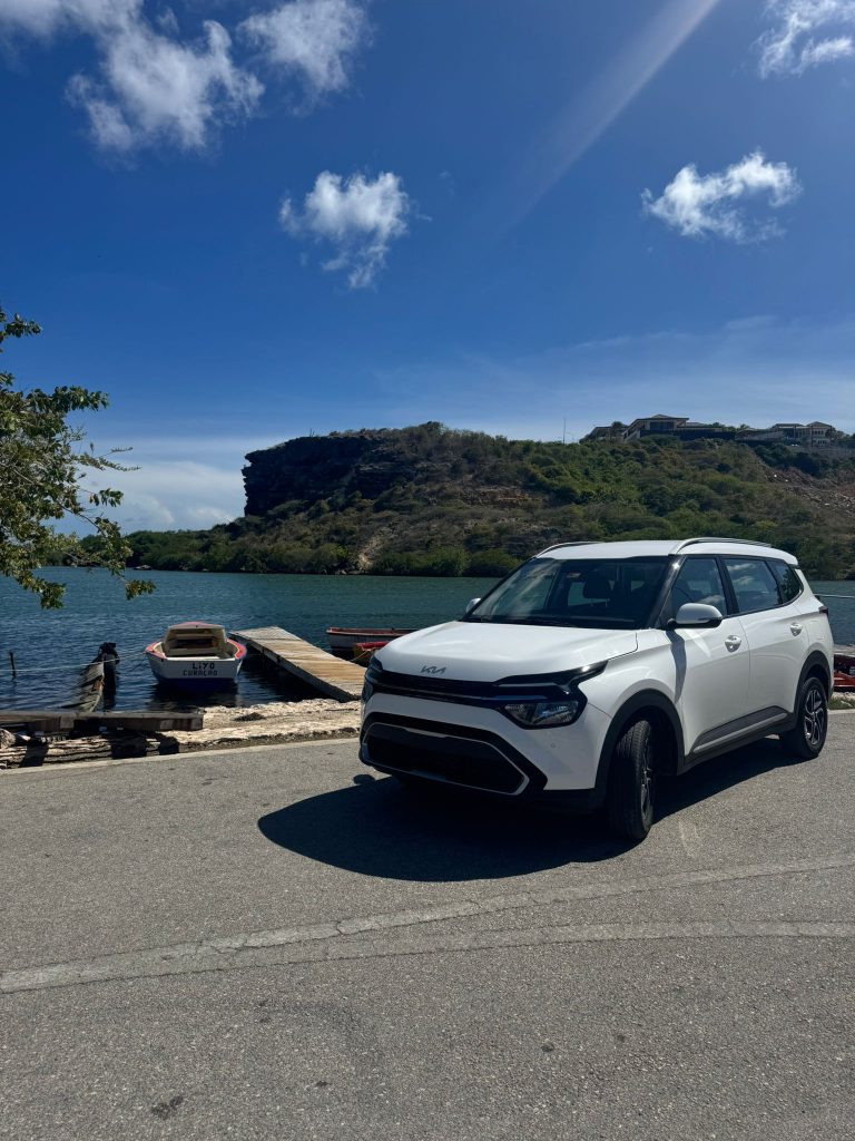Aluguel de carros em Curaçao - Kia Carens