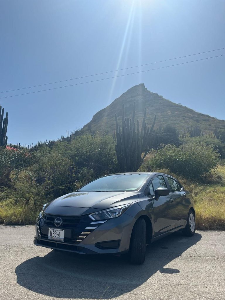 Aluguel de carros em curacao Nissan Versa